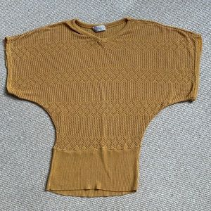 Vintage marigold crochet style sweater tee SM